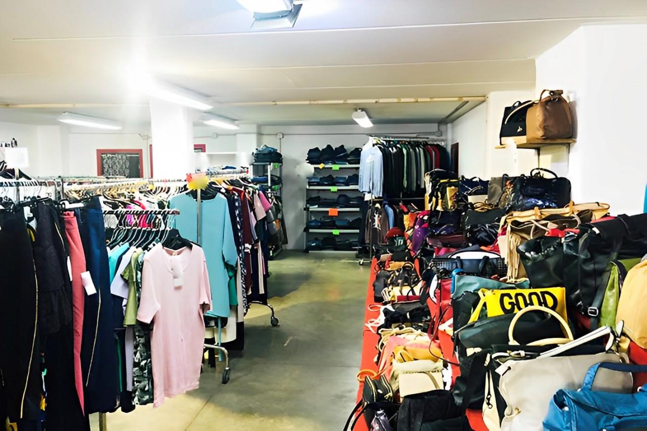 immobile AMPIO NEGOZIO CON GIARDINO ALL'ASTA IN VIA ROMA, ARCIDOSSO (GR) - 3