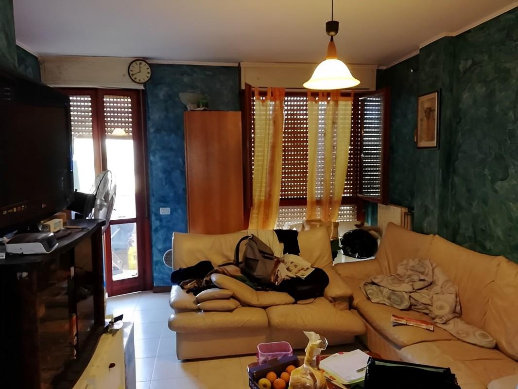 immobile BILOCALE ALL'ASTA CON BOX AUTO IN VIA BRASSIDE, TREVIGLIO (BG) - 1