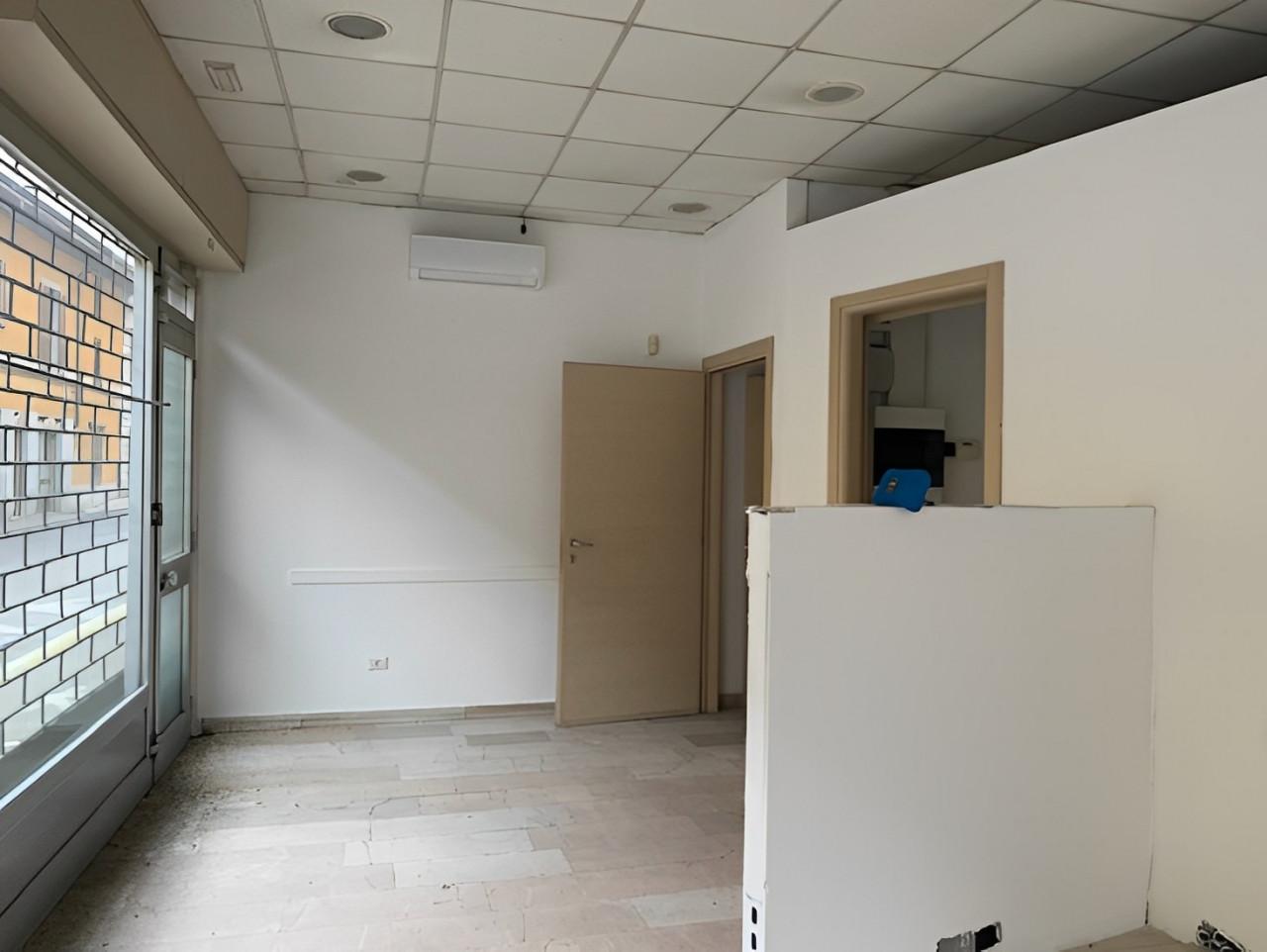 immobile NEGOZIO ALL'ASTA IN VIA TRENTO, LIMBIATE (MB) - 3