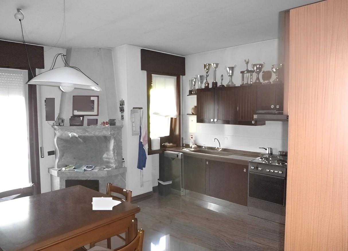 immobile AMPIO APPARTAMENTO ALL'ASTA CON GARAGE IN VIA ALCIDE DE GASPARI, CHIAMPO (VI) - 4