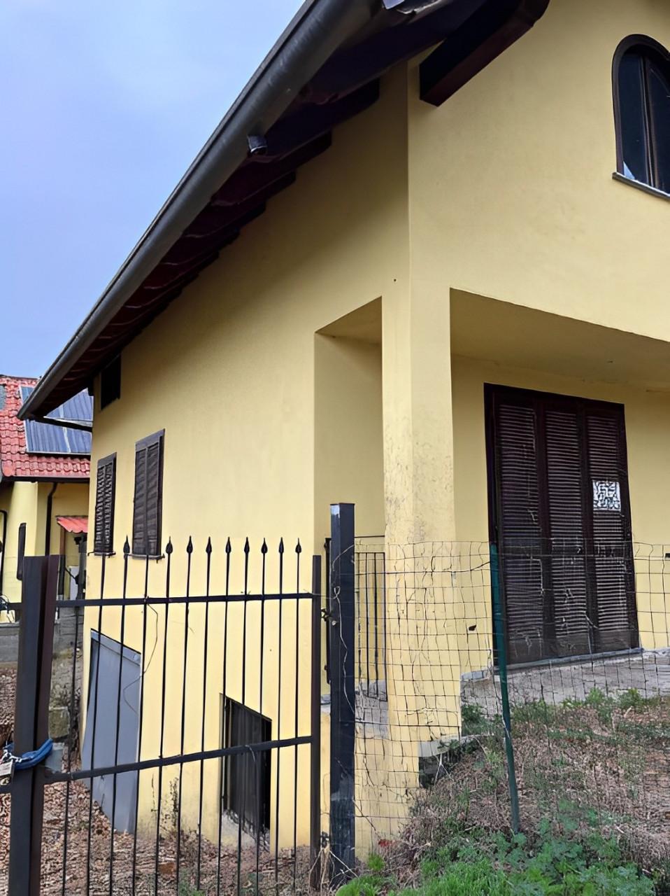 immobile VILLA ALL'ASTA CON BOX E GIARDINO IN VIA GIUSEPPE VERDI, OSMATE (VA) - 5